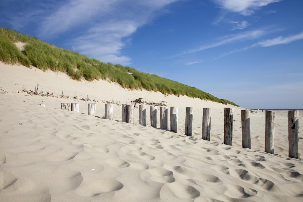 Aphrodite Met Zonnig Terras, Eigen Keuken, Verwarmd Hotel-Zwembad, Nabij Dorp, Duinen En Strand Hollum  Oda fotoğraf